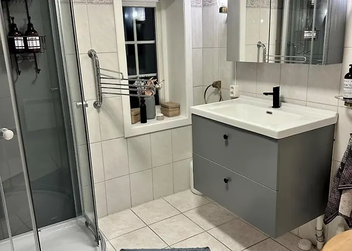 Cozy With Private Bathroom Close To Honefoss Knestang